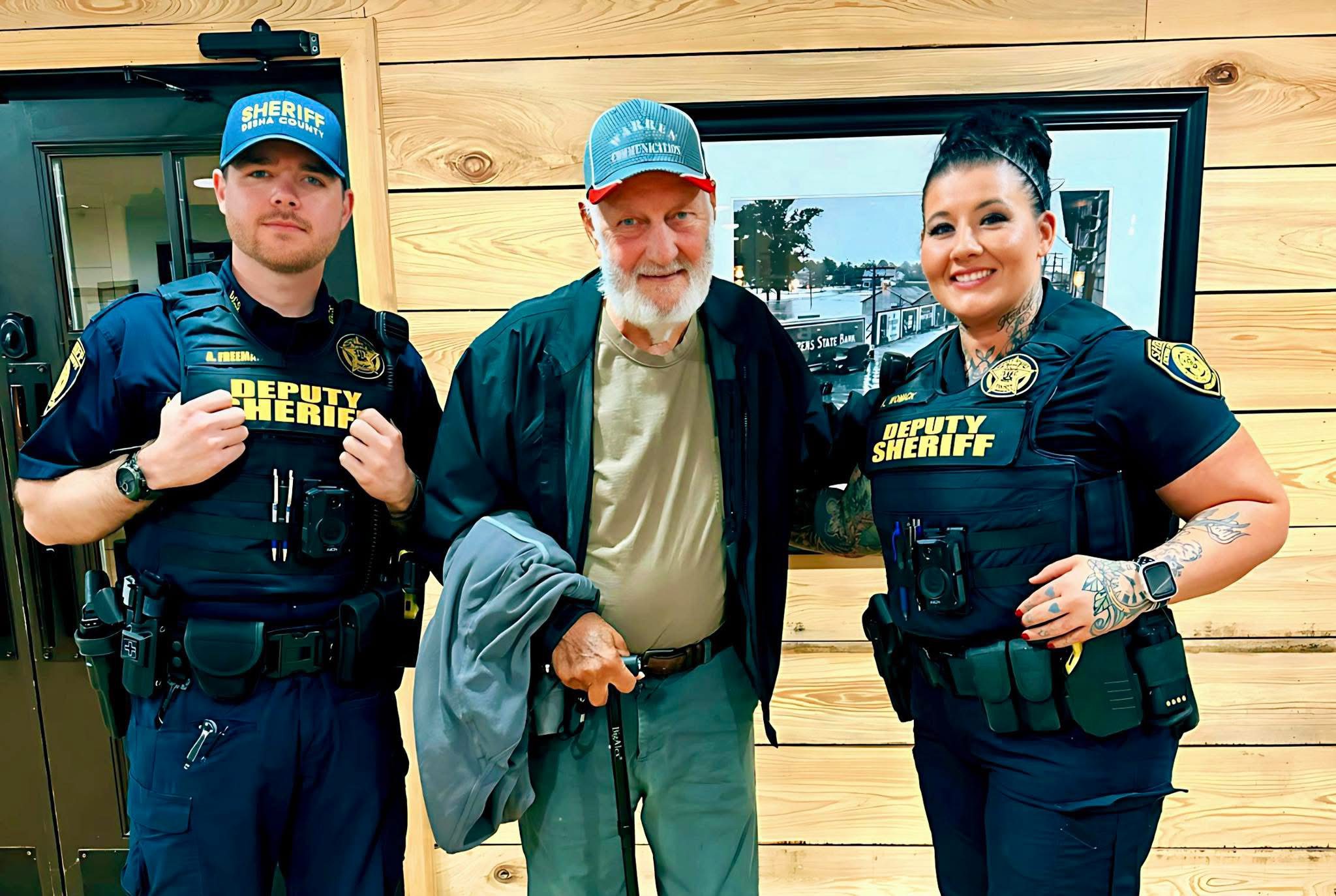 Desha County Arkansas Sheriff Deputy Womack, Freeman Help Lost Male ...
